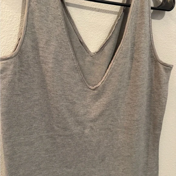 Gray Fitted Sleeveless Tank Top - Picture 3 of 6